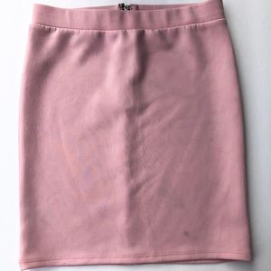 Body tight pink skirt 🌸